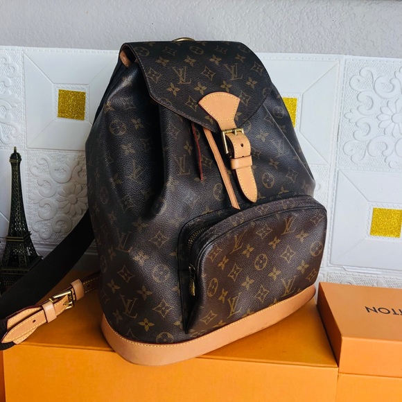 "SOLD"🎁Louis Vuitton Monogram Montsouris GM Backpack 🎈 - Picture 4 of 16